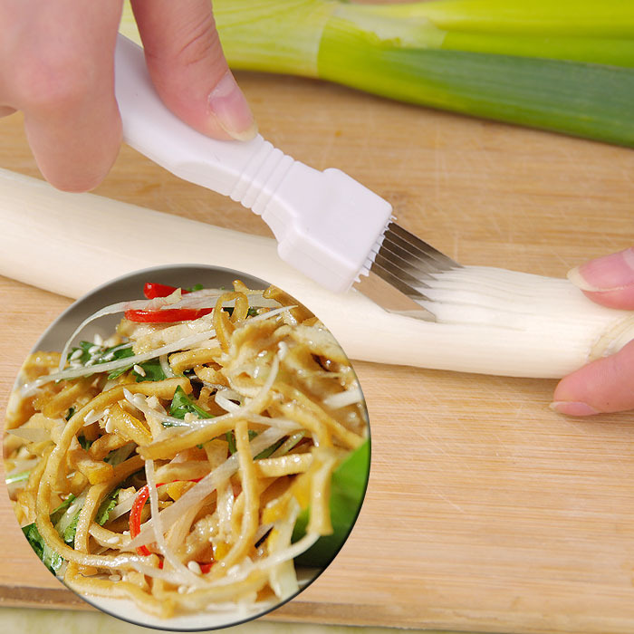 7114181372754.jpg Kitchen chopping onion - Image 1